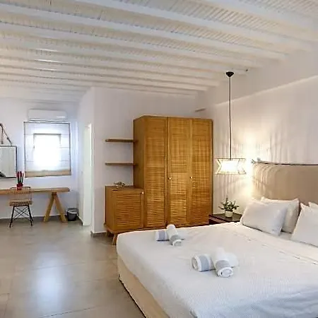 Petinaros & Hotel 3*