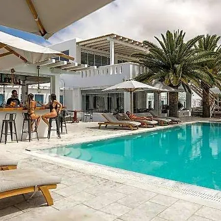 Petinaros & 3*