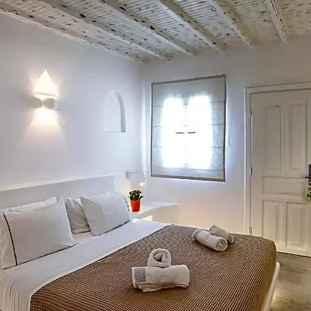 Petinaros & 3*